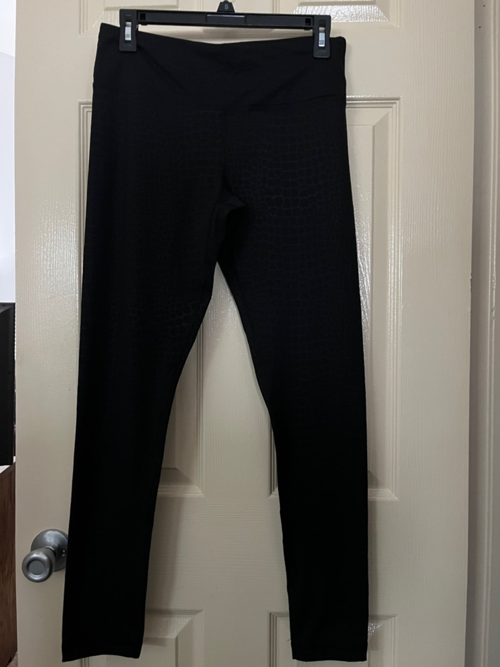 Velocity - NWoT Black Leggings with 🐊 Skin Pattern